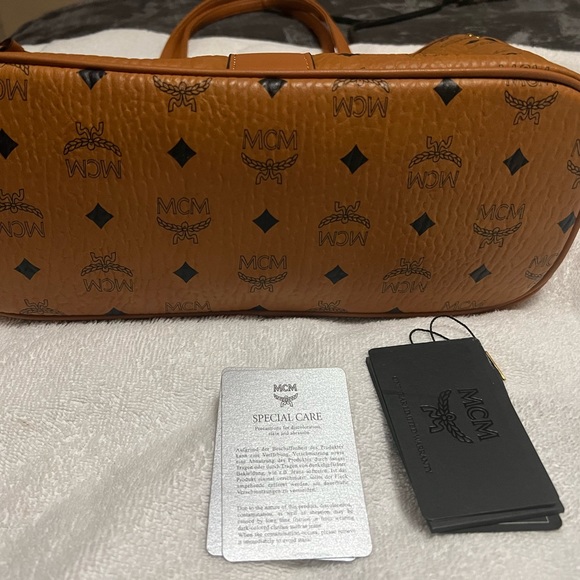 MCM - Picture 3 of 4